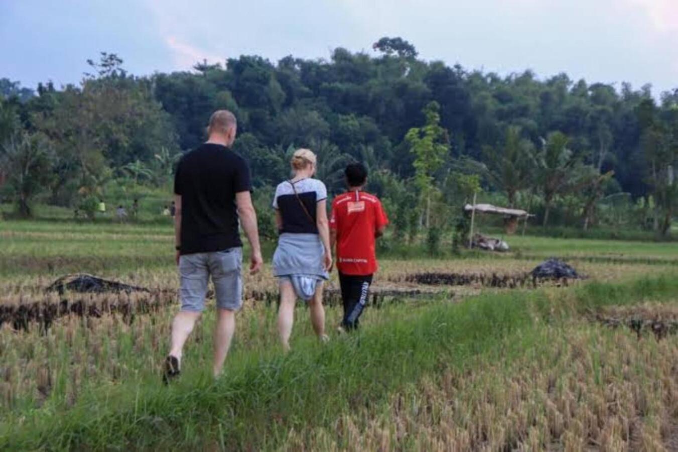 Bujak Permai Villa Matahari Lombok Ntb Praya Buitenkant foto