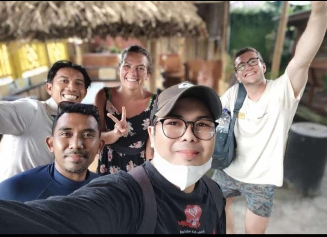 Bujak Permai Villa Matahari Lombok Ntb Praya Buitenkant foto