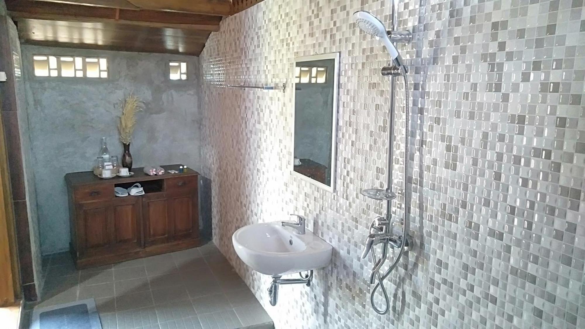 Bujak Permai Villa Matahari Lombok Ntb Praya Buitenkant foto