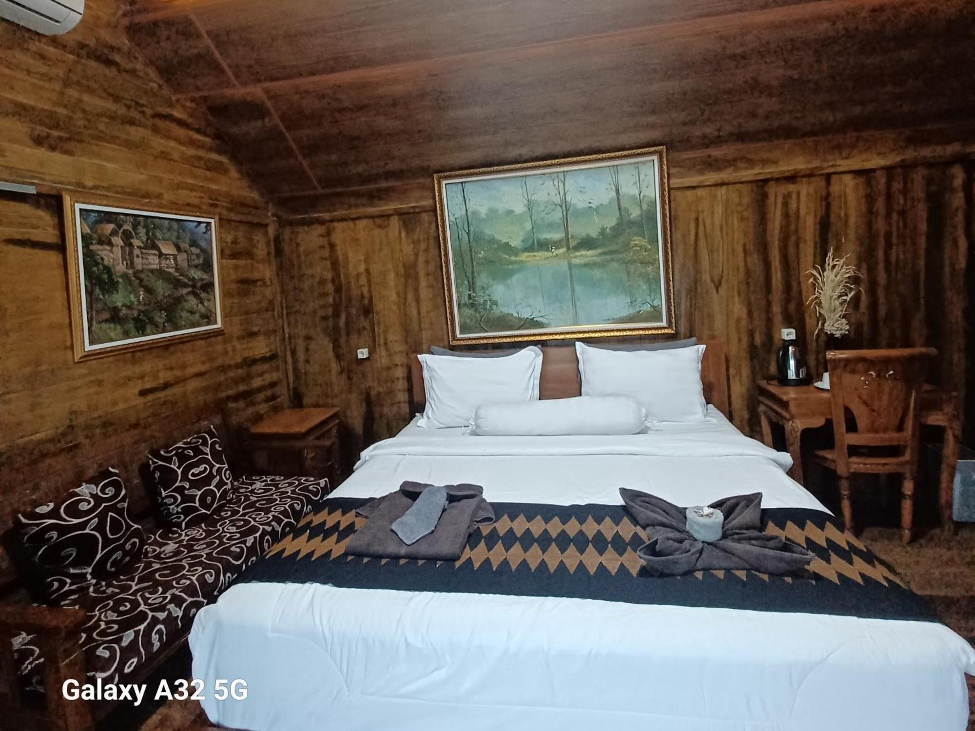 Bujak Permai Villa Matahari Lombok Ntb Praya Buitenkant foto