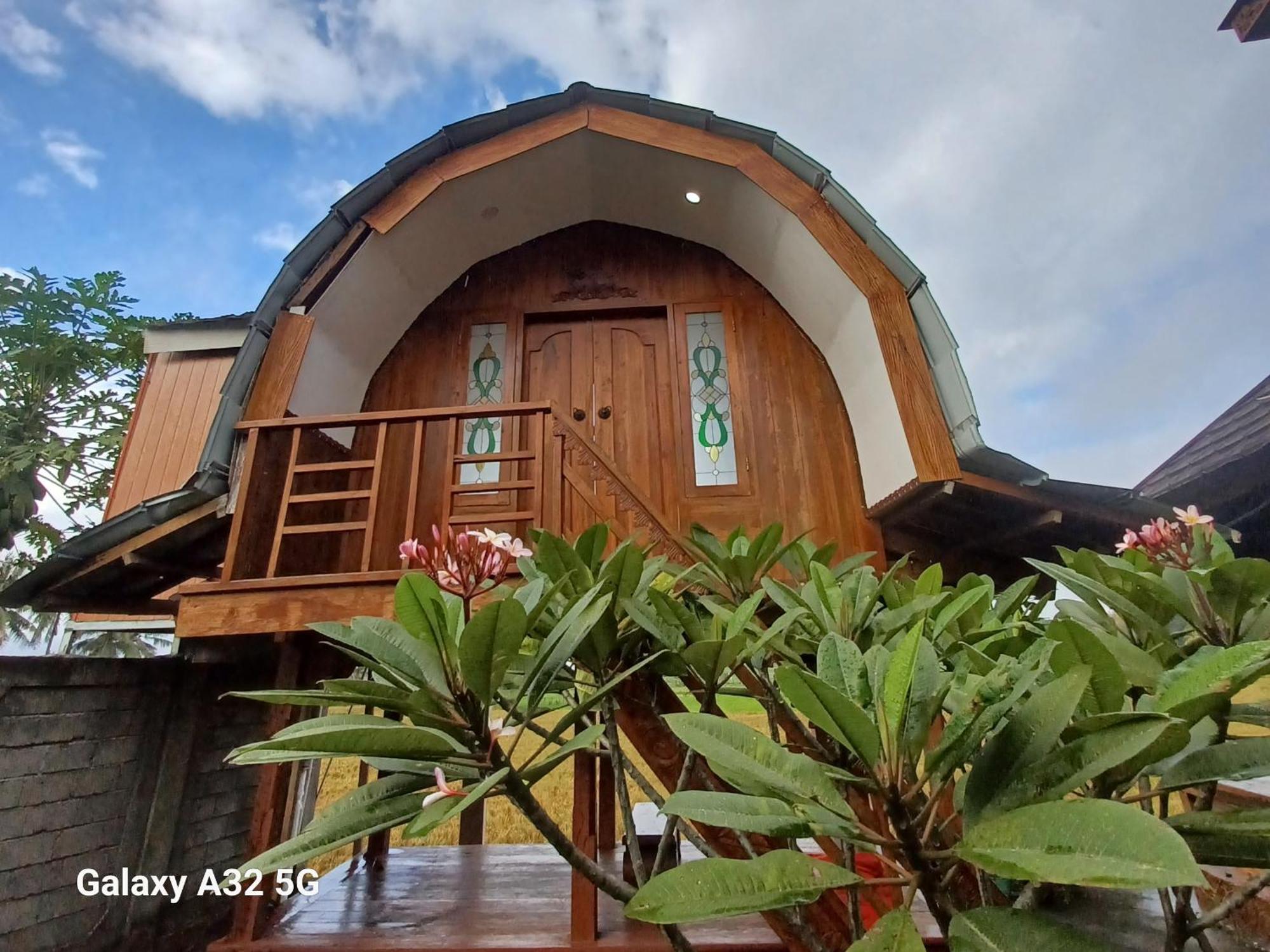 Bujak Permai Villa Matahari Lombok Ntb Praya Buitenkant foto