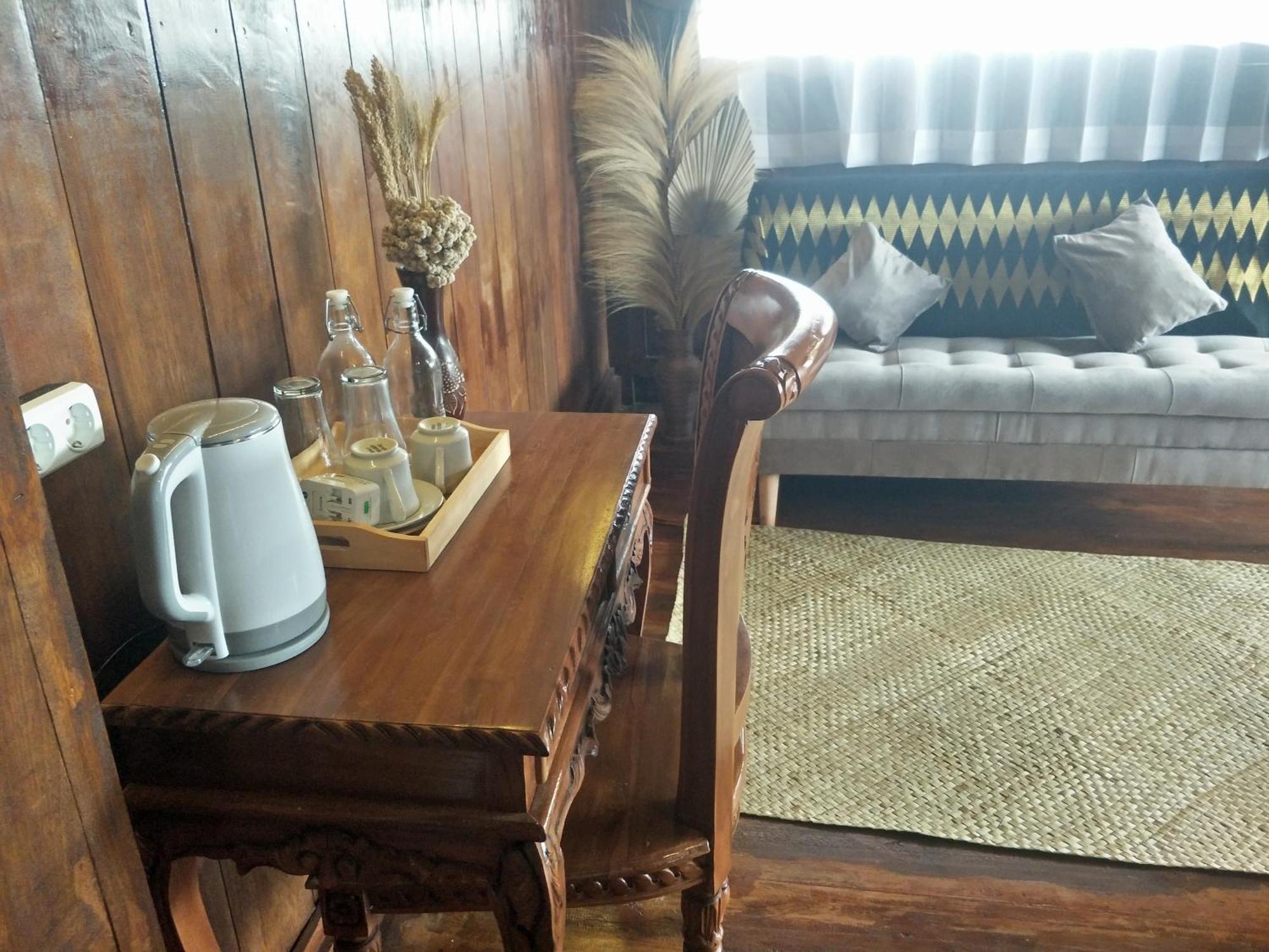 Bujak Permai Villa Matahari Lombok Ntb Praya Buitenkant foto